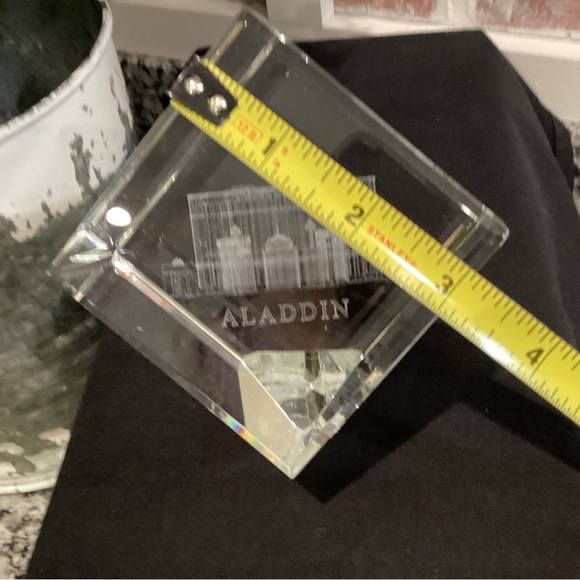 Vintage - Aladdin Casino / Hotel - Vegas - Cut Crystal Glass Collectible - Nice - Picture 10 of 12